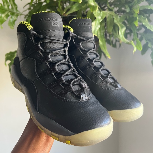 Jordan Retro 5 Venom Black Sneakers - Picture 9 of 15